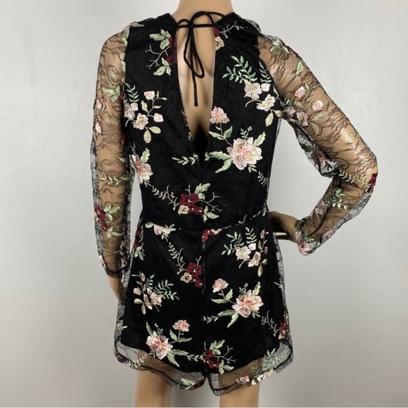 NEW TOPSHOP FLORAL EMBROIDERED LACE ROMPER - Picture 5 of 5